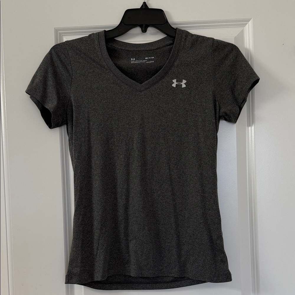 Under Armour Women's Charcoal V-Neck Tee